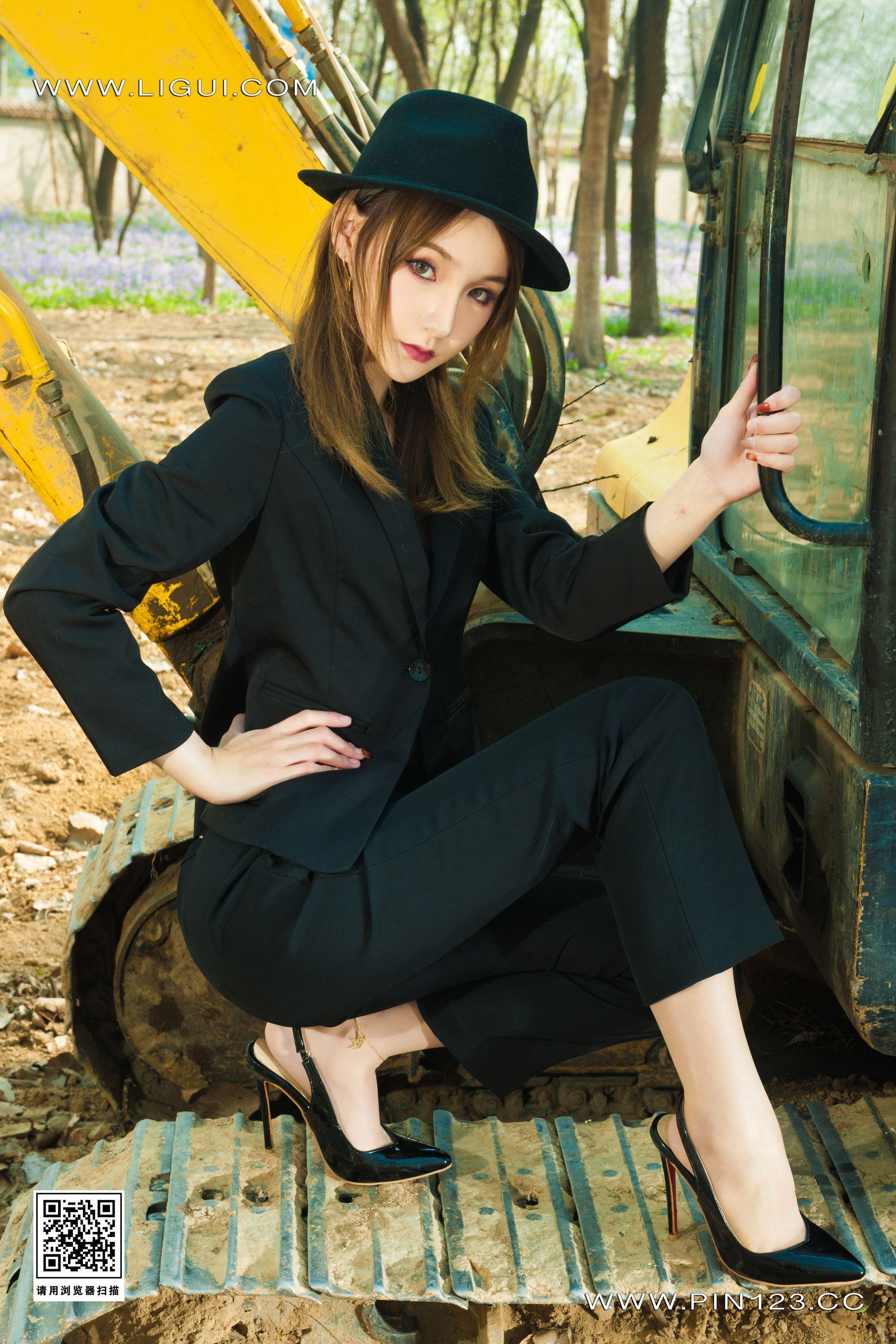 Ligui丽柜  2023.04.10 《野外柑丝》 心心